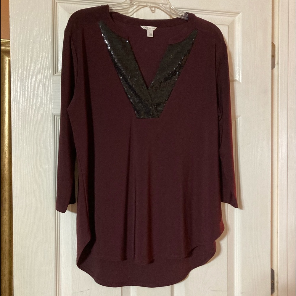 Shirt w/sparkly neckline